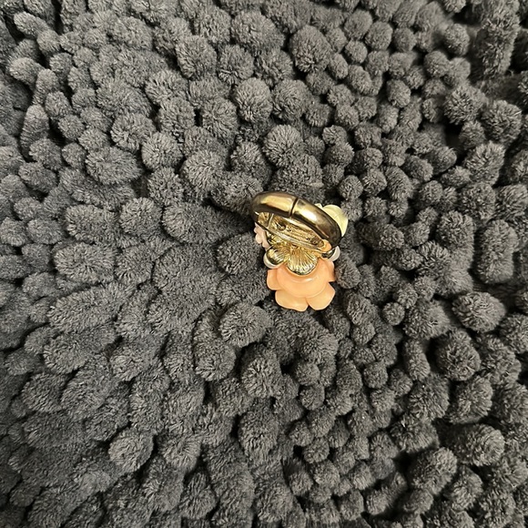 Floral stretchy women’s ring size 7 - Picture 3 of 3